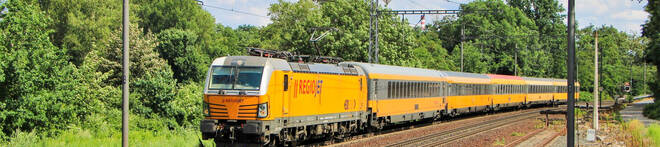 The iconic yellow RegioJet fleet is growing.